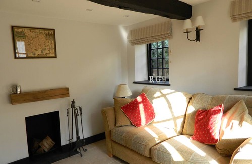 Henley-on-Thames Cottage | Henry VIII Cottage
