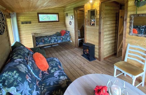Castlemartyr Cabin | Lakeside Lodge - Castlemartyr - Sleeps 4