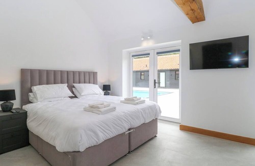 Irstead Cottage | County Farm Barn