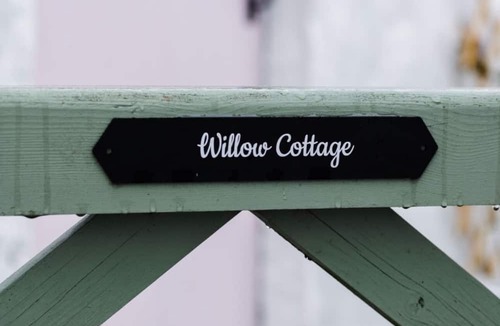 Dromore Cottage | Cosy Country Cottage