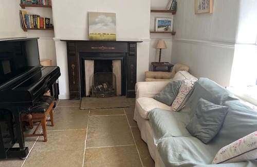 Bedwas Trethomas & Machen House | Peaceful Riverside Cottage in Machen, Caerphilly