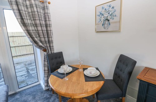 Rumney Cottage | The Old Well Bungalow - Ty Mawr Farm