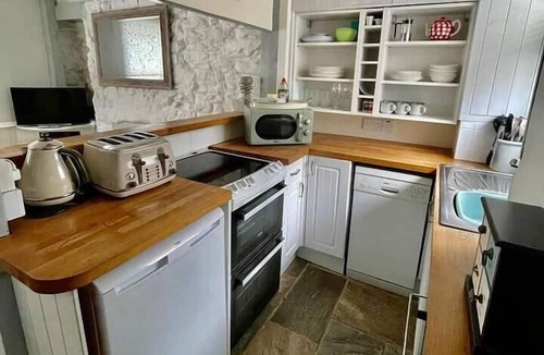 St Ives Cottage | Bos Cres, Charming 3-Bed Cottage in St Ives Town