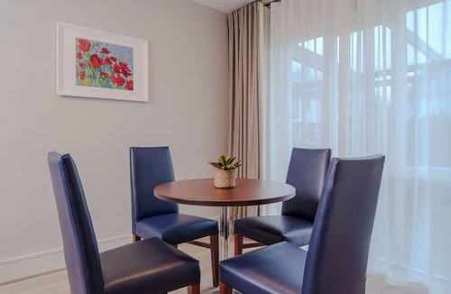 Chapel Hill Hotel | Castle Oaks House Hotel