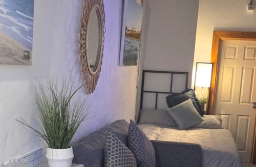 Coleraine Apartment | Beachfront Studio Suite Downhill