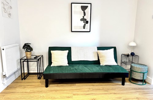 Roath Apartment | Cathays Apartments No.1 by Switchback Stays