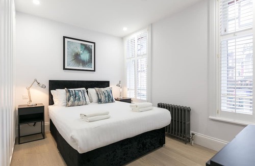 Chinatown Apartment | Urban Chic - Shaftesbury