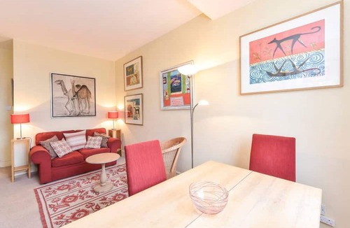 Warwick Apartment | Smart flat near Pimlico Tube
