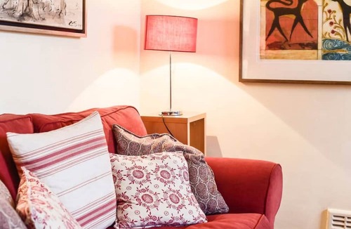 Warwick Apartment | Smart flat near Pimlico Tube
