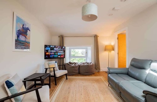 Galway City Centre Apartment | Eyre View Suites - Apt #3 - Sleeps 6