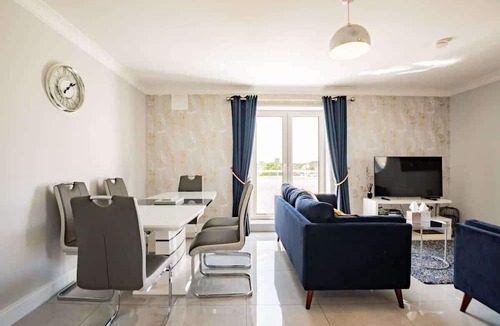Latin Quarter Apartment | The Spanish Arch Retreat - Sleeps 4