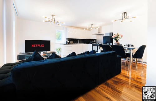 Glyndon Apartment | -15% LUX 2BDR Flat in Woolwich | 2 Stops to Canary Wharf/Excel I Free Parking