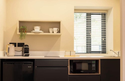 Westport Apartment | Self-Catering Apartment | Murphy Bed | Town Center