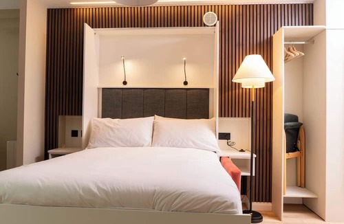 Westport Apartment | Self-Catering Apartment | Murphy Bed | Town Center