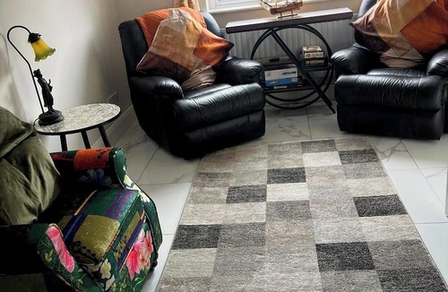 Belmullet House | Townhouse Sleeps 8 - Garden, Wifi, Free Parking