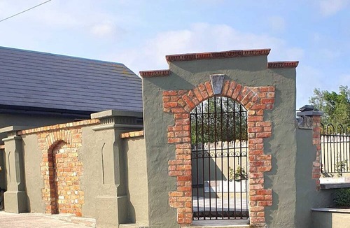 Lahinch Apartment | Spacious apartment in Lahinch. 10 minute walk to the promenade and golf club.