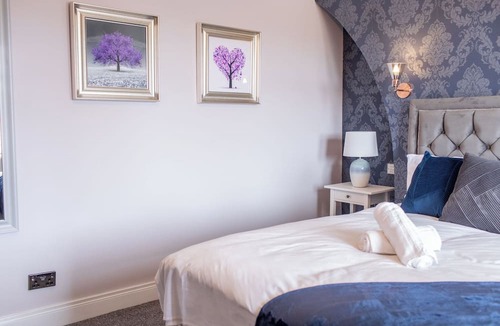 Belfast House | SO-LUX - Experience Unmatched Elegance: Your Home Awaits at Our Luxury Residence