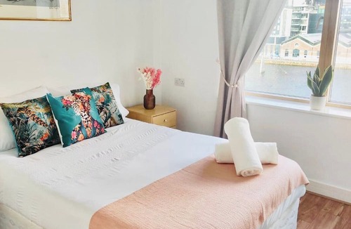 Grand Canal Dock Apartment | Waterfront Views 2 Beds/2 Baths