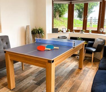 Hessle House | Luxury 4BR En-suite Lodge Business Stays with Parking