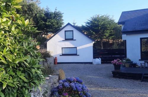 Blackwater House | Sea Breeze Blackwater 5 minutes walk from a beautiful beach