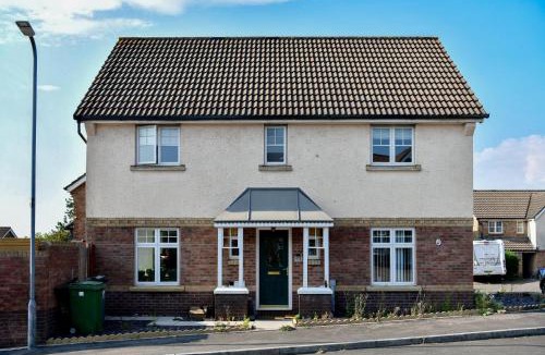 St. Fagans House | Spacious Family Home Free Parking Sleeps 6 - Pass the Keys