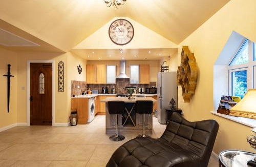 Ballyknockan Villa | Lakeside Lodge Where the Mountains Meet the Waters