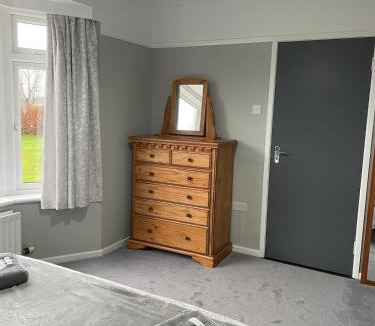 Ballynahinch House | Blaines Hill Farm Cottage with Hot Tub