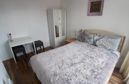 North Wall House | Connolly station homestay