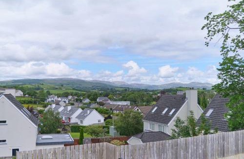 Lecemy House | 3 Bedroom Duplex Apartment By Travel Lets Short Term Rental Agency Donegal Town