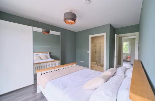 Lecemy House | 3 Bedroom Duplex Apartment By Travel Lets Short Term Rental Agency Donegal Town