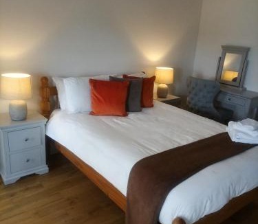 Newport Bed & Breakfast | Nevins Newfield Inn Ltd
