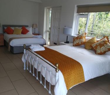 Newport Bed & Breakfast | Nevins Newfield Inn Ltd