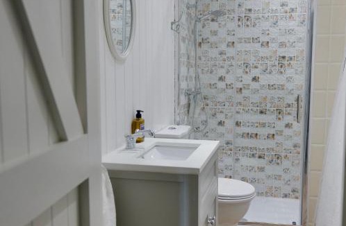 Londonderry House | Lizzy's Cottage