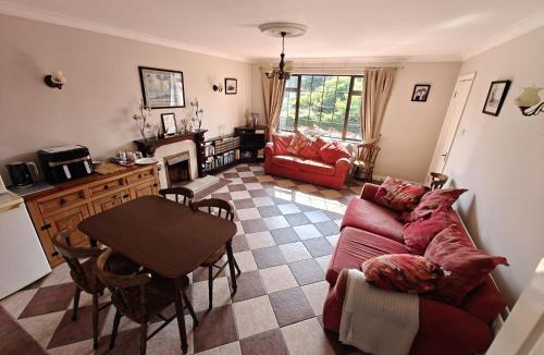Athlone House | Riverview House