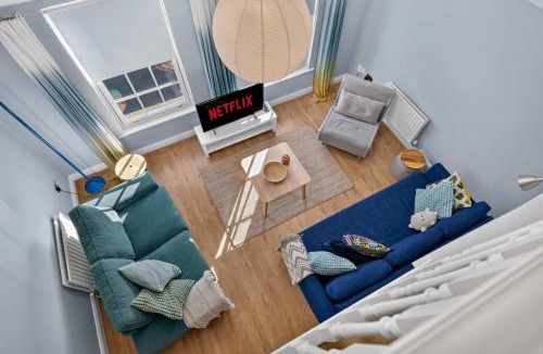 Queens Quarter Apartment | Central Belfast Apartments - The Blue Haven