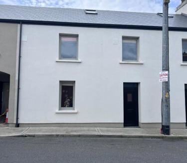 Ballinrobe House | Creagh Road House
