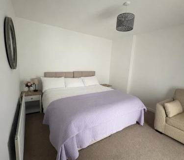 Omagh House | Castleroddy House - spacious country house - king beds - extensive parking