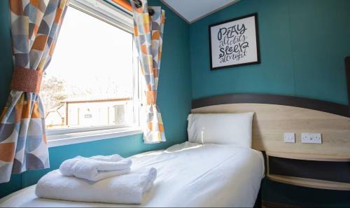 Hayling Island House | Harbour Lookout at Razorbill Turn - Hayling Island