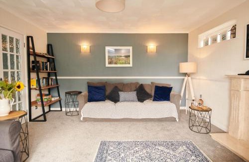 Tenby House | Sea Gem - large holiday cottage in Tenby with private parking