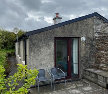 Dunbeacon Apartment | Near to Durrus Cozy Apartment with a View