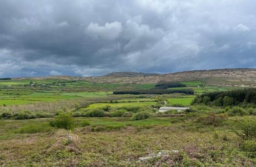 Dunbeacon Apartment | Near to Durrus Cozy Apartment with a View