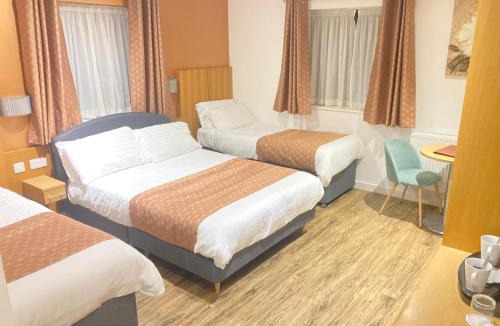 Aylburton Hotel | Deangate Motel