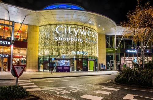 Saggart House | Citywest Luxury Ensuite Attic Room with Workspace near Luas