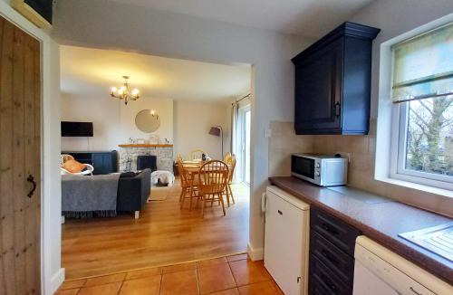Carrick-on-Shannon House | Leitrim Quay - Riverside Cottage 4