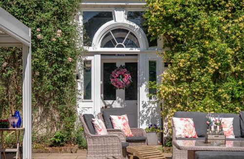 Bromsash Villa | Georgian Country House Hot Tub Dog Friendly