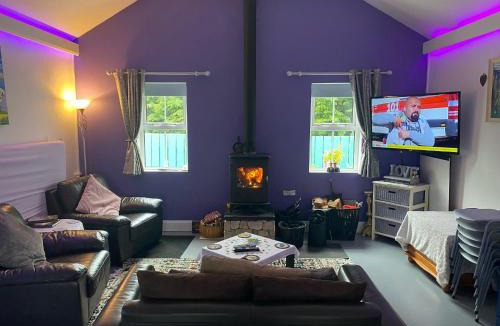 Donegal Apartment | Almost Heaven - 4 min drive from Donegal Town