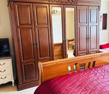 Foxford Bed & Breakfast | Hillcrest farmhouse Bed & Breakfast