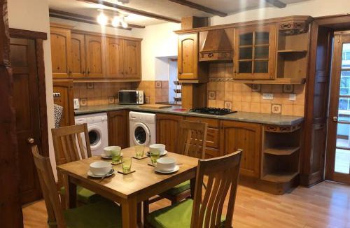 Old Deer House | Historical North Cottage in Old Deer