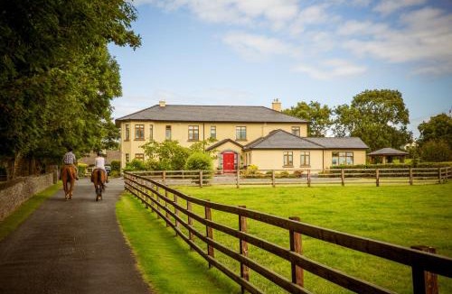 Newmarket on Fergus Bed & Breakfast | Cahergal Farmhouse B&B