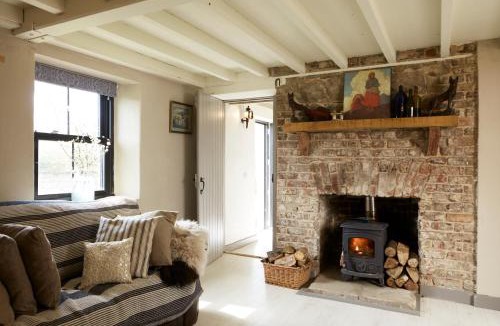 Knockaderry Cross Roads House | Kilquiggan Cottages